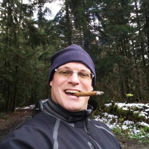 Meet your Posher, Chris - Picture 1 of 1